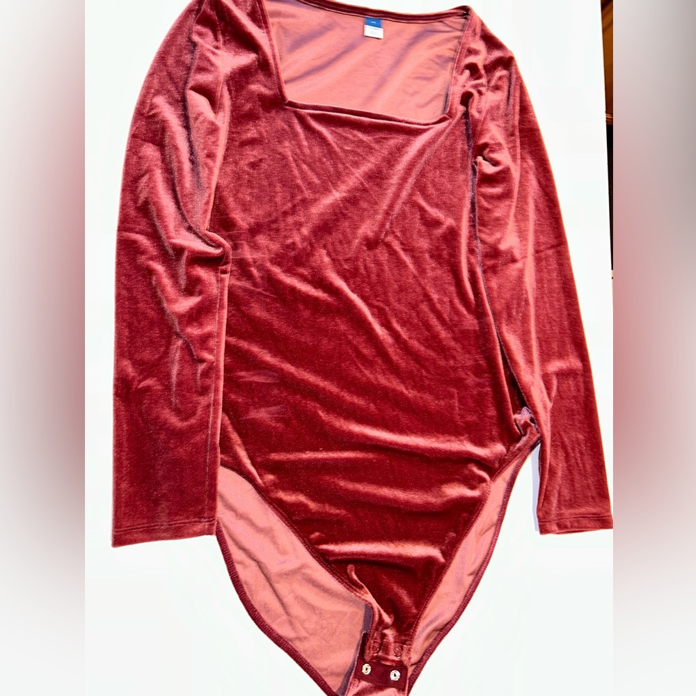 Long sleeve velvet body suit